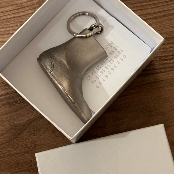 maison margiela tabi boots key ring - Picture 2 of 5